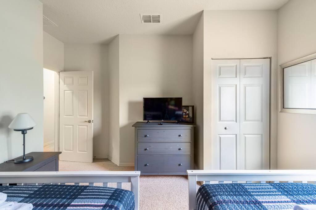 Super Comfy And Spacious 3 Bedroom 10 Minutes From Disney, With Major Shopping 4 Minutes Away Kissimmee Eksteriør bilde