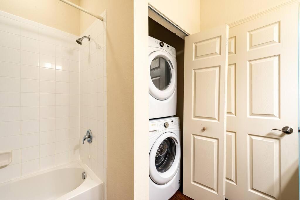 Super Comfy And Spacious 3 Bedroom 10 Minutes From Disney, With Major Shopping 4 Minutes Away Kissimmee Eksteriør bilde